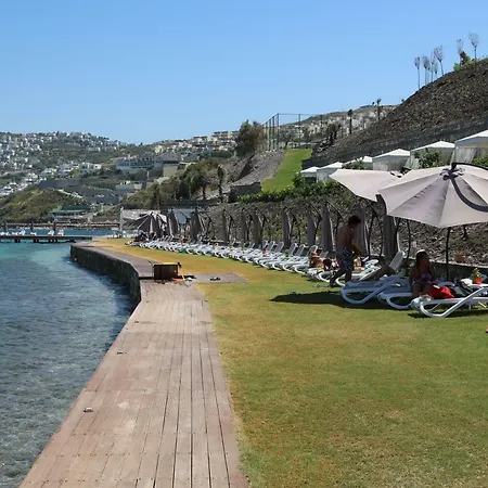 Bodrum Adabuku Luks 2+1 Ozel Plaj Ve Havuzlu Bogazici